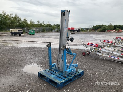 2017 Genie SLA10 Materialaufzug