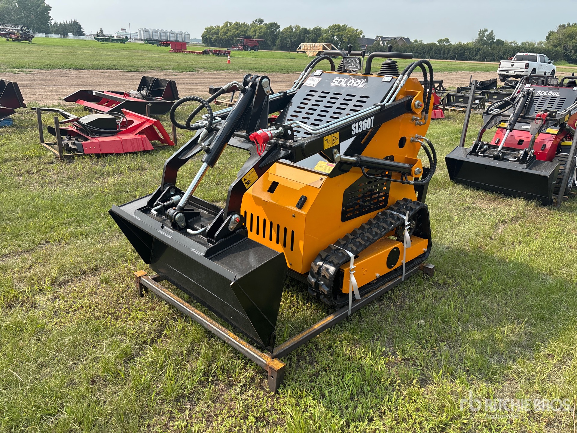 2026 SDLOOL SL360T Mini Compact Track Loader (Unused)