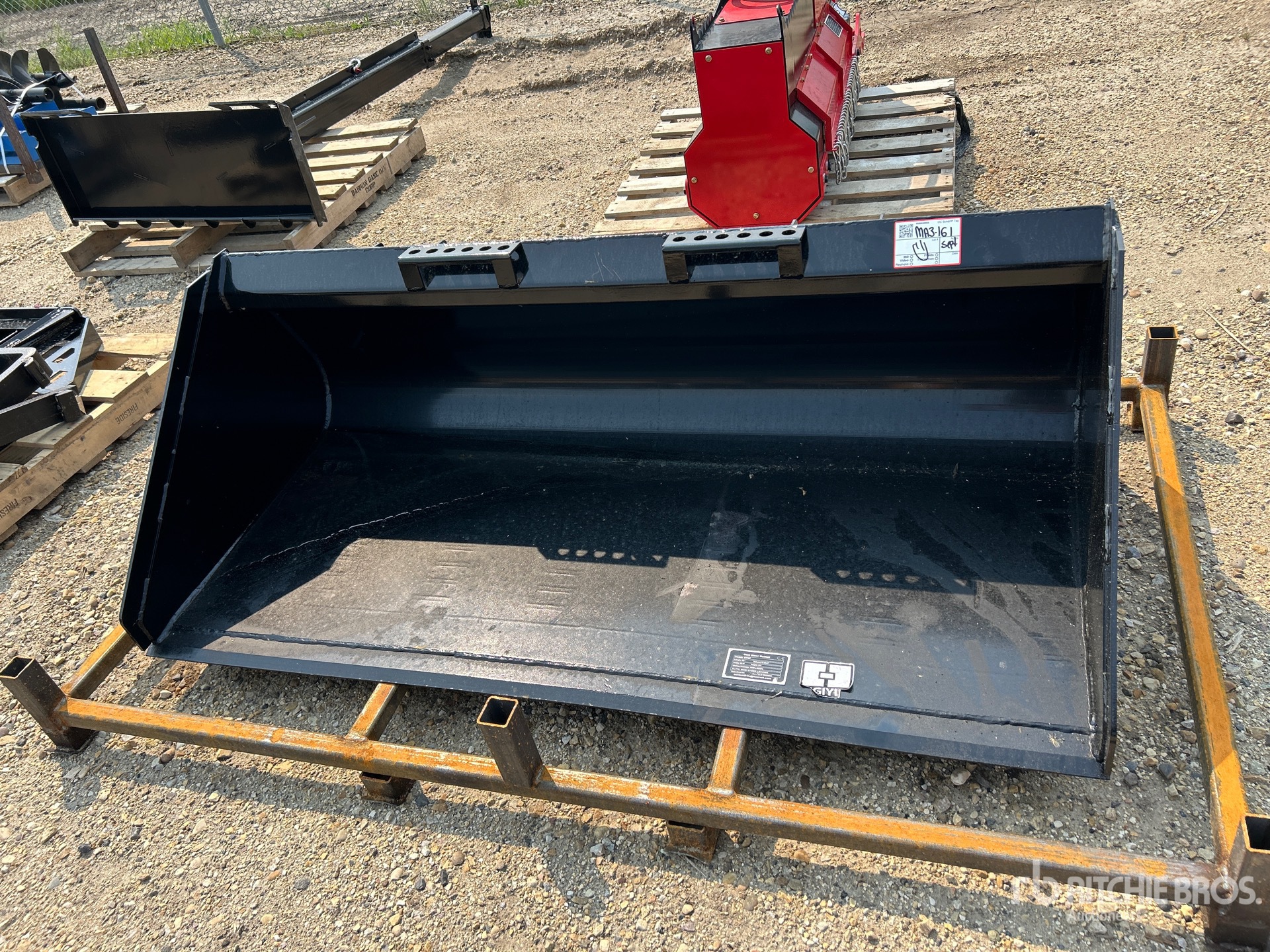 2026 GIYI BT67 67 in General Purpose Skid Steer Bucket (Unused)