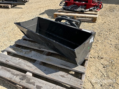 2026 GIYI GY-D3T 32 in Tilting CAT Excavator Bucket (Unused)