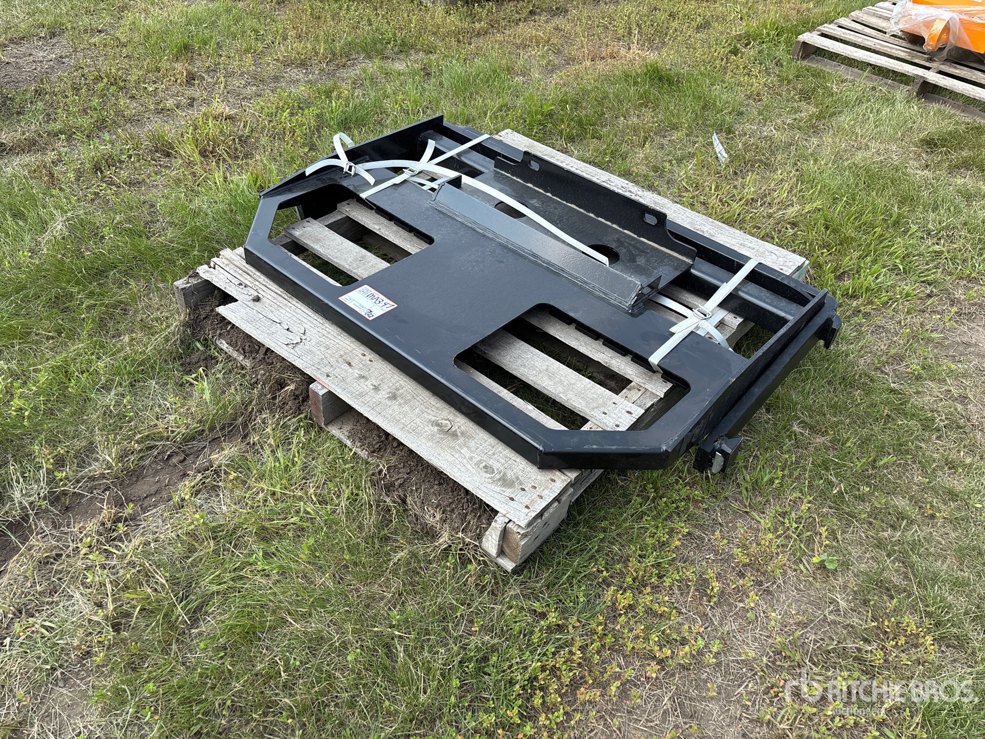 2026 GIYI GY-FR47 47 in Mini Skid Steer Forks (Unused)