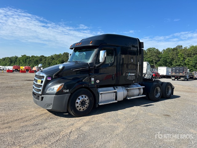 2019 Freightliner Cascadia 126 6x4 T/A Sleeper Truck Tractor