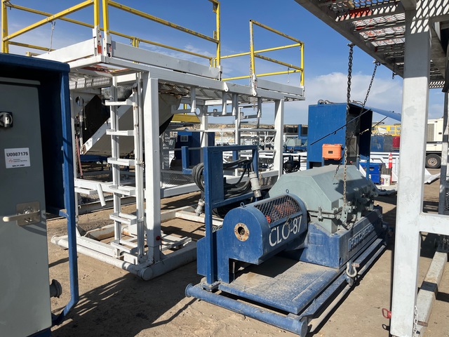 Quantity of (4) Hutch Hayes 5500 Centrifuge Quantity of (4) Hutch Hayes 5500 Centrifuge