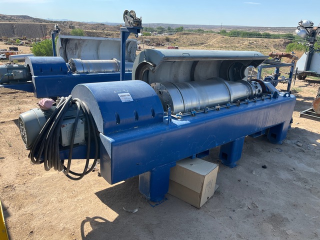Quantity of (4) LW530 Centrifuge Quantity of (4) LW530 Centrifuge
