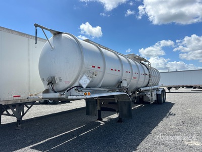 2012 Polar ASTB6 9300 gal T/A Tanker Trailer