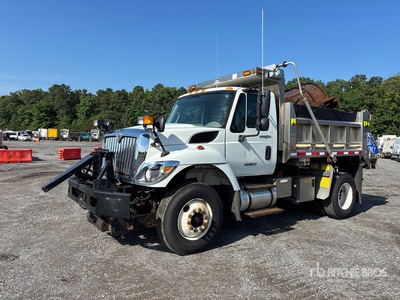 2014 International 7400 4x2 شاحنة قلابة /محور واحد