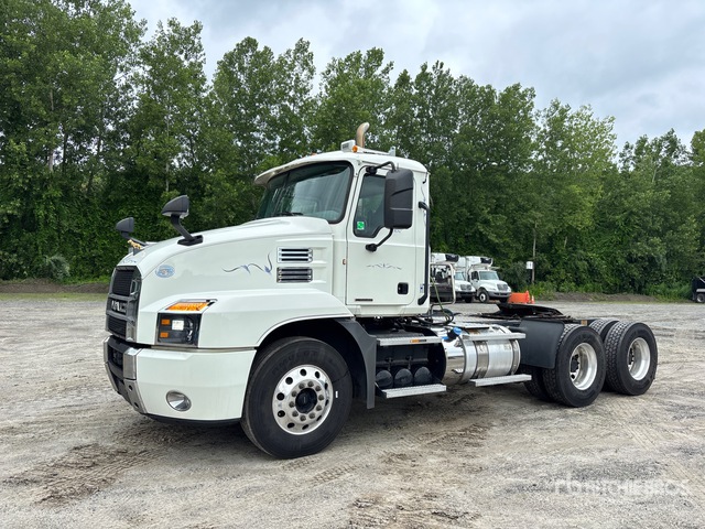 2020 Mack Anthem 6x4 T/A Day Cab Truck Tractor