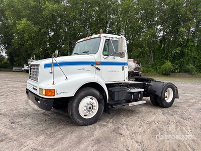 1994 International 8200 4x2 S/A Day Cab Truck Tractor