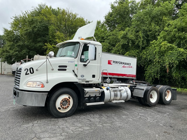 2015 Mack CXU613 6x4 T/A Day Cab Truck Tractor