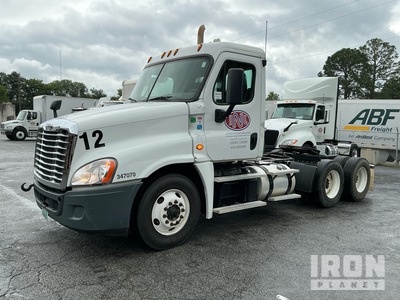 2017 Freightliner Cascadia 125 6x4 T/A Day Cab Truck Tractor
