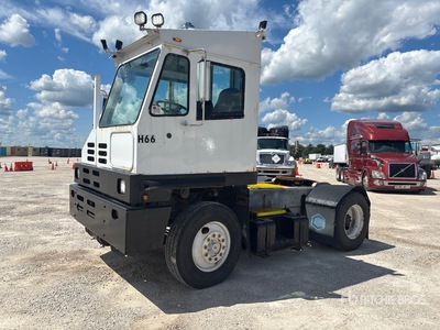 2014 Capacity 4x2 Spotter Truck