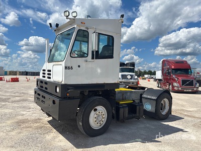 2014 Capacity Spotter Truck