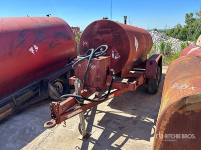 Scotts Custom Trailer T/A Kraftstoffanhänger