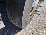 Sous-caisse with Pneu de gauche