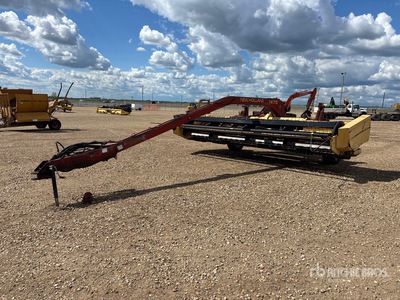 1998 New Holland 1475 Pull Type Windrower
