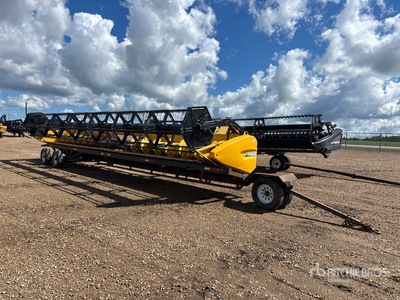 2012 New Holland 760CG 35 ft Combine Header