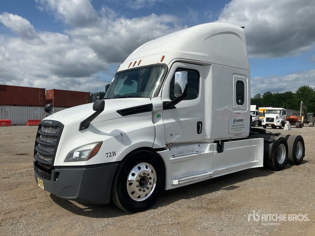 2020 Freightliner Cascadia 126 6x4 T/A Sleeper Truck Tractor