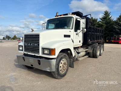 2007 Mack CHN613 6x4 T/A Camión dumper