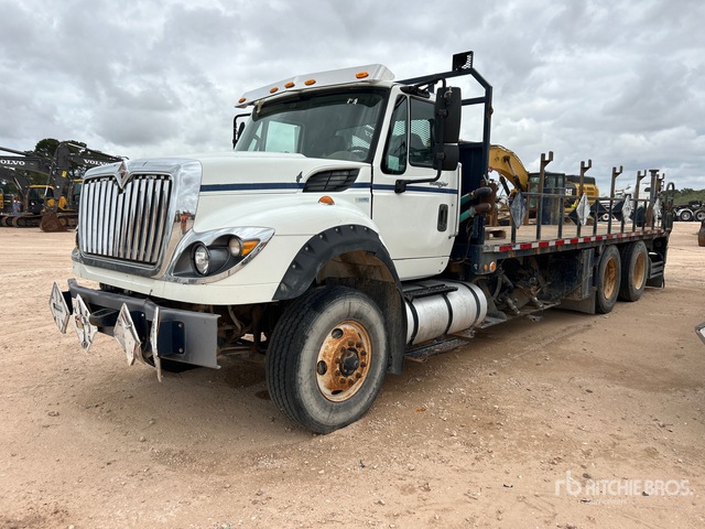 2013 International 7600 6x4 Flatbed Truck