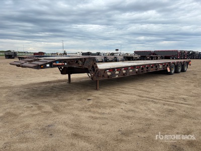 2005 52 ft Tri/A Folding Neck Trailer