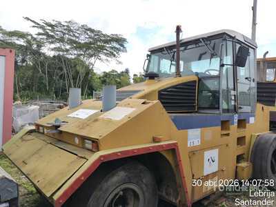 2003 STA VP2400 8 Wheel Pneumatic Roller