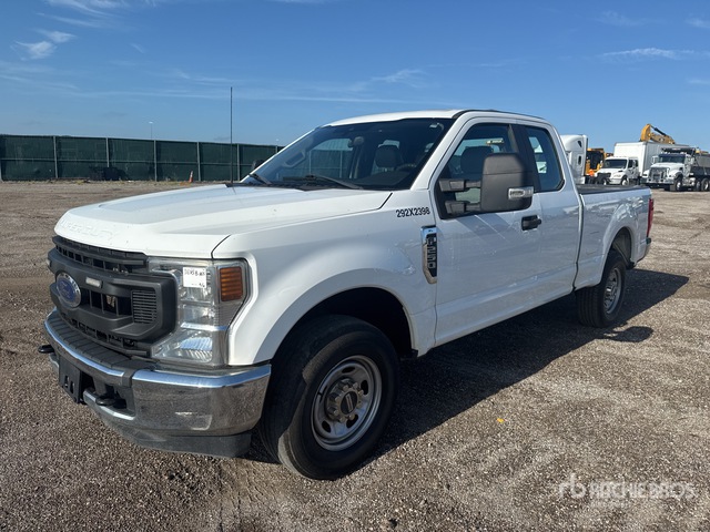 2022 Ford F-250 XL 4x2 Extended Cab Pickup