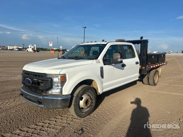 2020 Ford F-350 XL 4x2 Crew Cab Flatbed Truck