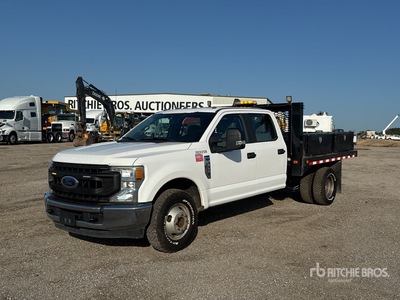 2020 Ford F-350 4x2 Crew Cab Flatbed Truck