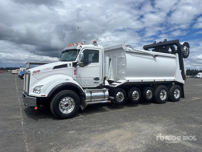 2025 Kenworth T880 14x4 شاحنة قلابة -خمس محاور