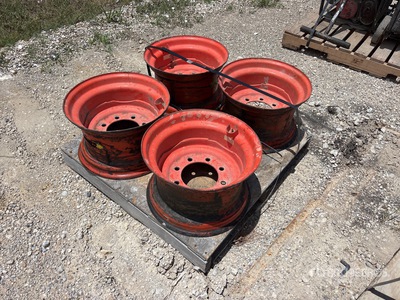 Quantity of (4) Kubota Skid Steer Wheels Ruedas