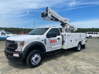 2022 Versalift SST40EIH-02 40 ft on 2022 Ford F-550 XL 4x4 Bucket Truck