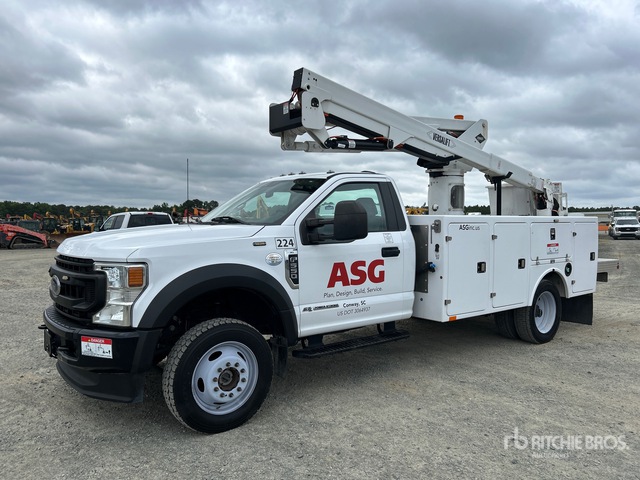 2022 Versalift SST40EIH-02 40 ft on 2022 Ford F-550 XL 4x4 Bucket Truck