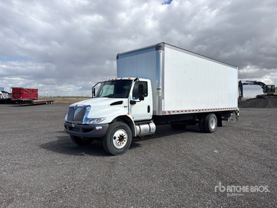 2022 International MV607 4x2 Furgoneta caja cerrada