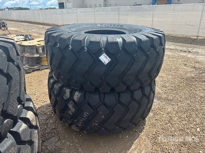 Quantity of (2) Maverick 29.5x25 Pneumatici (Unused)