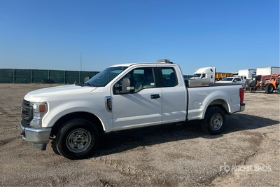 2020 Ford F-250 XL 4x2 Extended Cab بيك اب