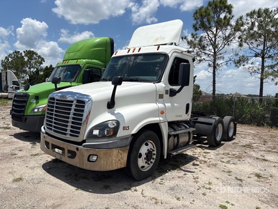 2015 Freightliner Cascadia 125 6x4 Cabeza Tractora Cabina Corta