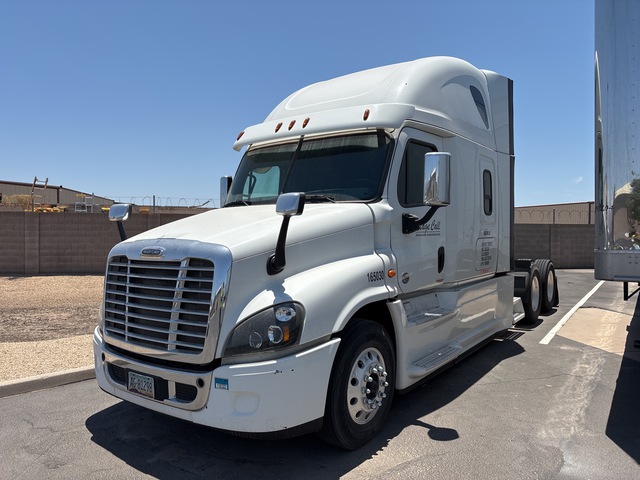 2016 Freightliner Cascadia 125 6x4 T/A Sleeper Truck Tractor