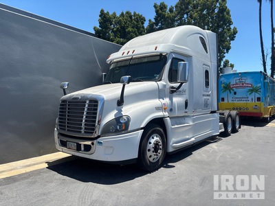 2016 Freightliner Cascadia 125 6x4 T/A Sleeper Truck Tractor
