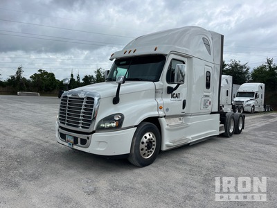 2016 Freightliner Cascadia 125 6x4 T/A Sleeper Truck Tractor