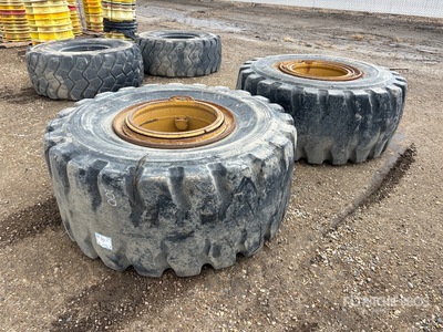 Quantity of (2) 26.5R25 Pneus - Fits Cat 966G
