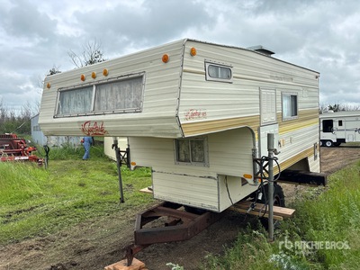 Skylark 105 15 ft Truck Camper