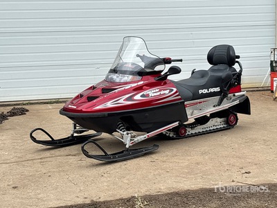 2002 Polaris Indy Classic Touring Schneemobil