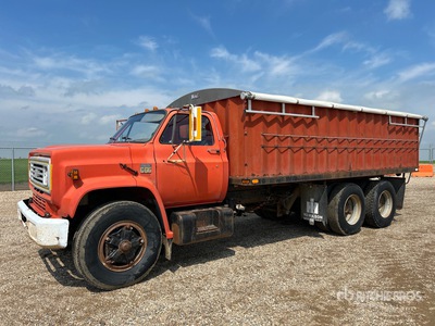 1975 Chevrolet C65 6x4 Graan vrachtwagen