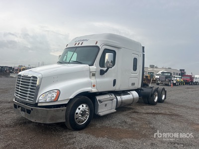 2015 Freightliner Cascadia 125 6x4 3- Achs Sattelzugmaschine mit Schlafkabine
