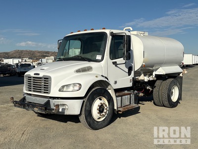 2017 Freightliner M2 106 2000 L 4x2 Water Truck