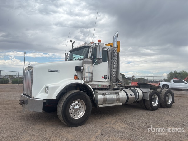 2016 Kenworth T800 6x4 T/A Day Cab Truck Tractor