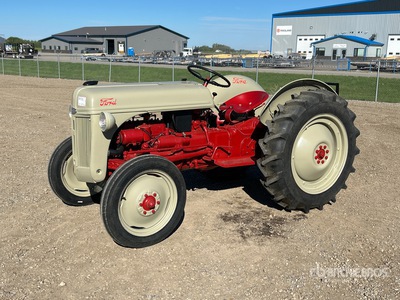 1952 Ford 2WD Antique Tractor