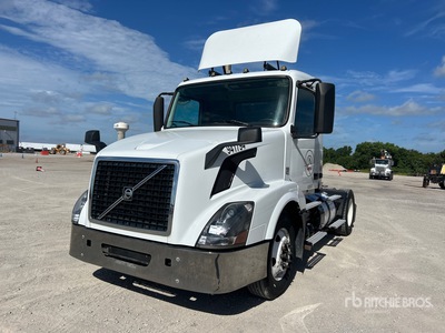 2016 Volvo VNL 4x2 S/A Day Cab Truck Tractor