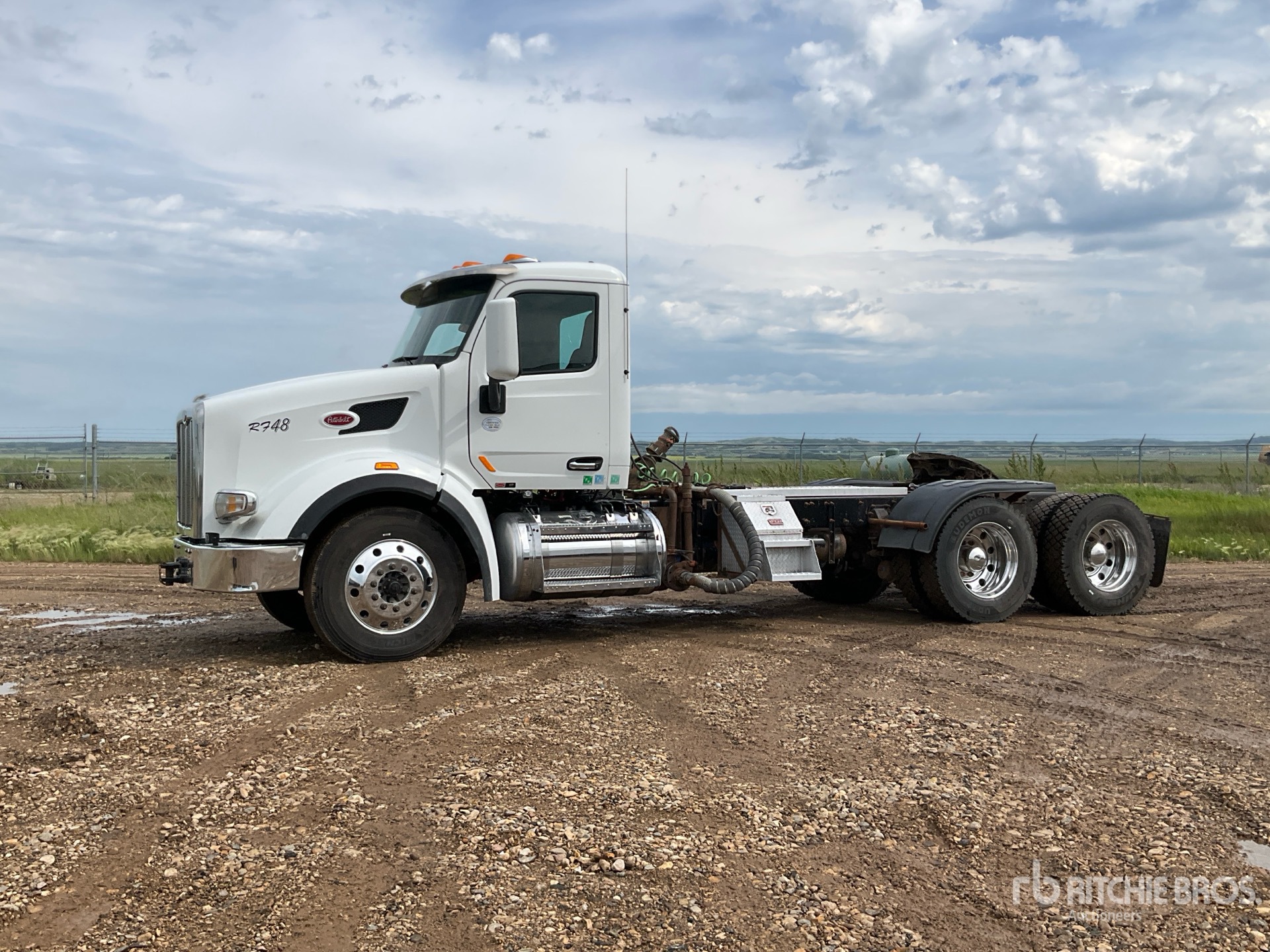 2017 Peterbilt 377 6x4 T/A Day Cab Truck Tractor