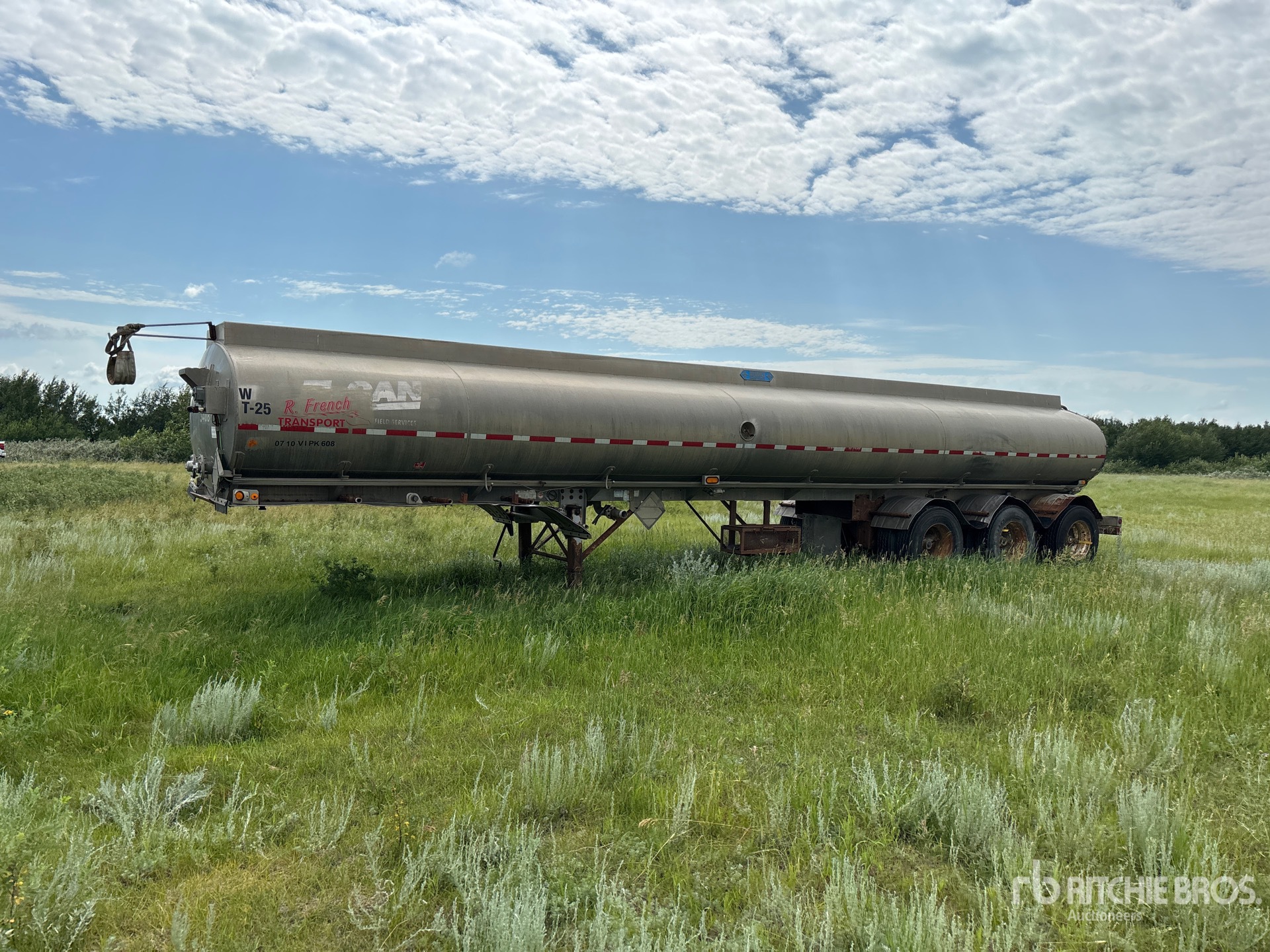 2001 Advance 34000 L Tri/A Tanker Trailer